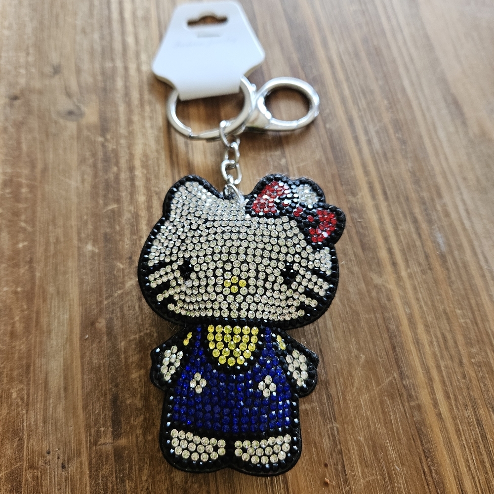 DIVAS LiMiTED Crystal Cat Key Holder - Black, White, Red, Blue, Yellow